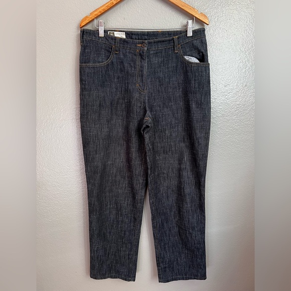 Tilley - Picture 1 of 4